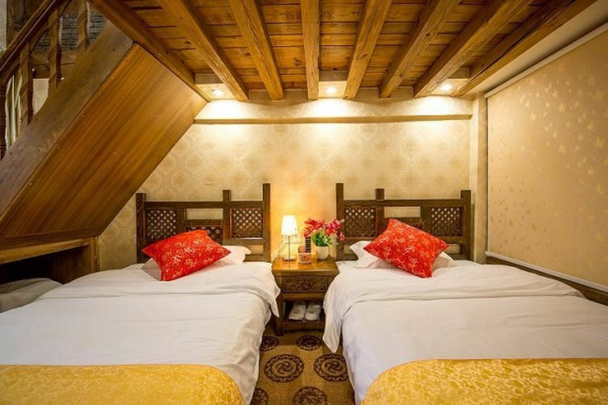 He Mu Ju Inn Zhongyi Branch Lijiang  Zewnętrze zdjęcie