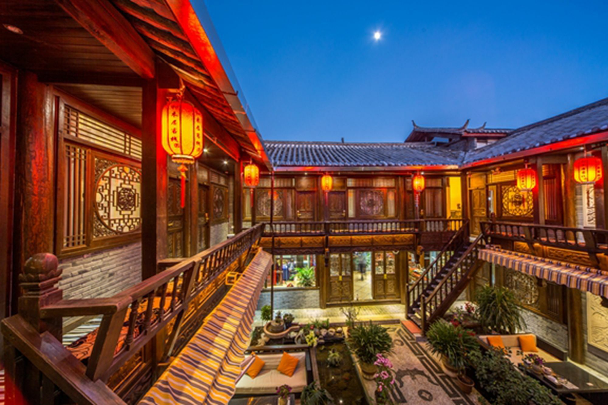 He Mu Ju Inn Zhongyi Branch Lijiang  Zewnętrze zdjęcie