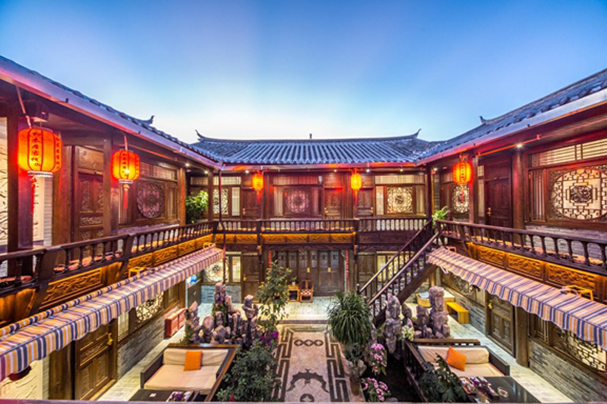 He Mu Ju Inn Zhongyi Branch Lijiang  Zewnętrze zdjęcie